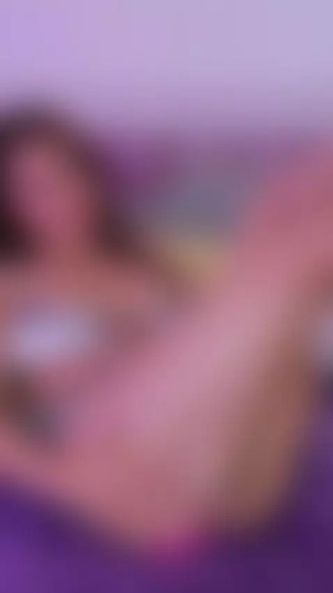 This body speaks a language you’ll want to learn. by arianaa-collins