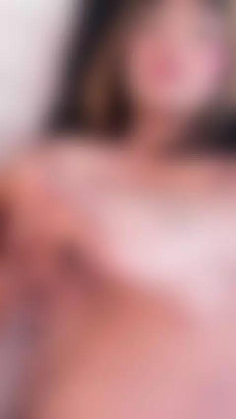 Touch my nice young pussy, it's tight 🤤🤤 by roxymoore1