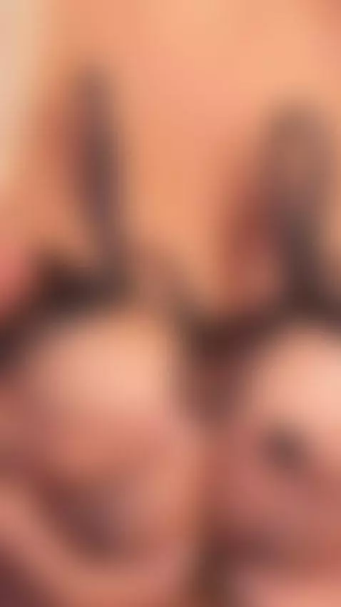 I like to have fun with my beautiful tits, Have you seen the... by roxymoore1