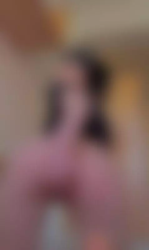 I'm a lusty who loves to chat and send photos of herself, I ... by emelineee