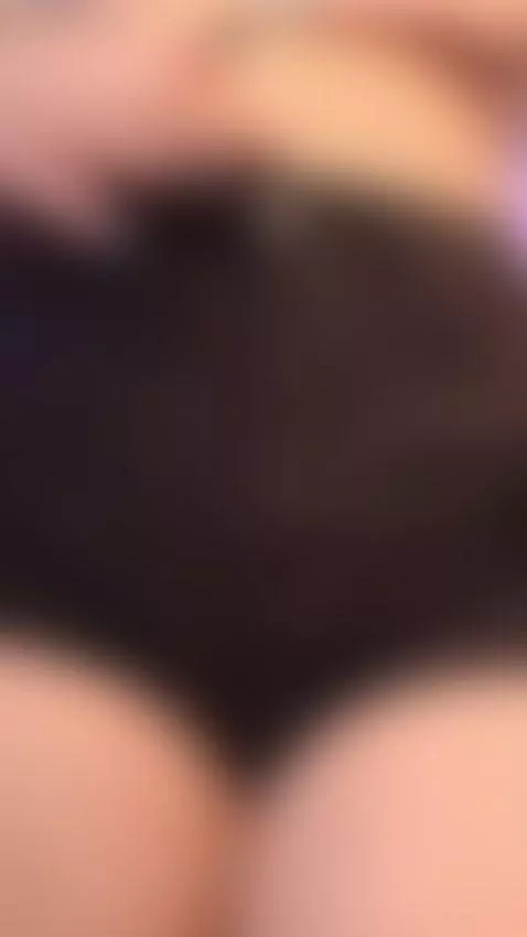 Movements that don't let you look away by rebecajonees