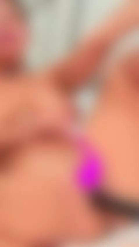 A big dildo in my pussy gives me a huge orgasm.🥵😈🔥 by aurooraaa18