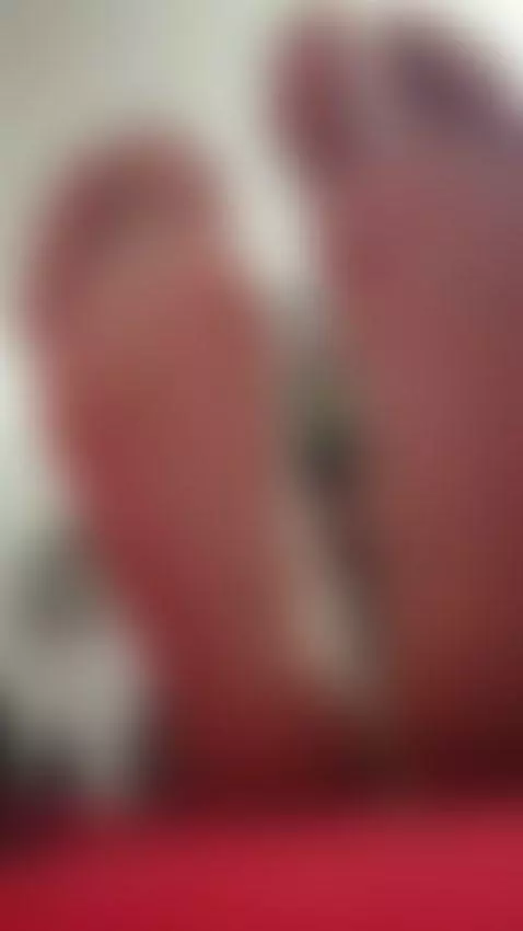 lick my feet by matteosantos99