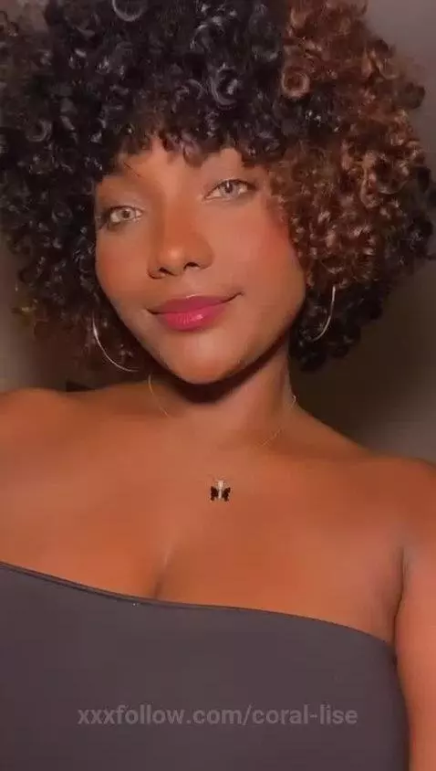 Kiss me by coral-lise