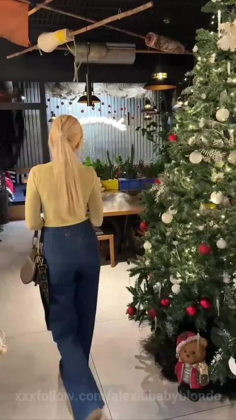 public, publicsex, stepmom by alexiababyblonde