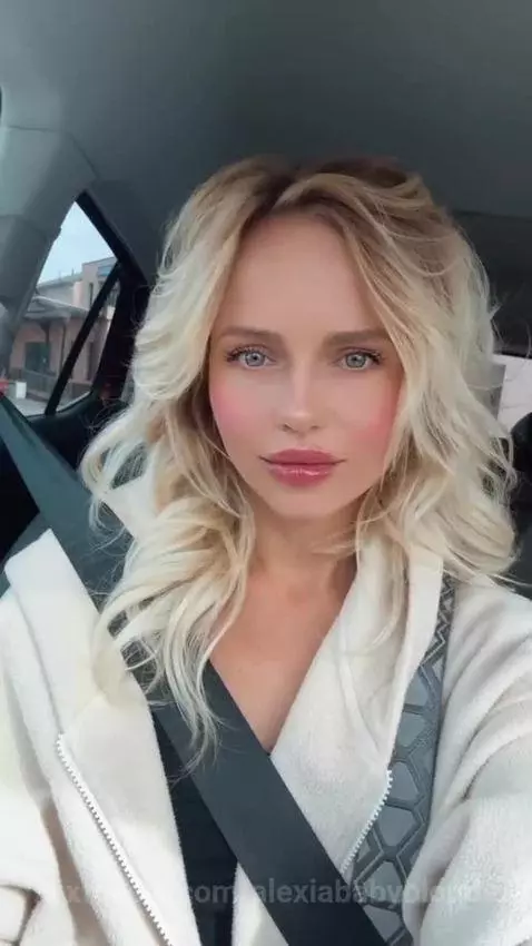 blonde, colombiana, bigboobs by alexiababyblonde