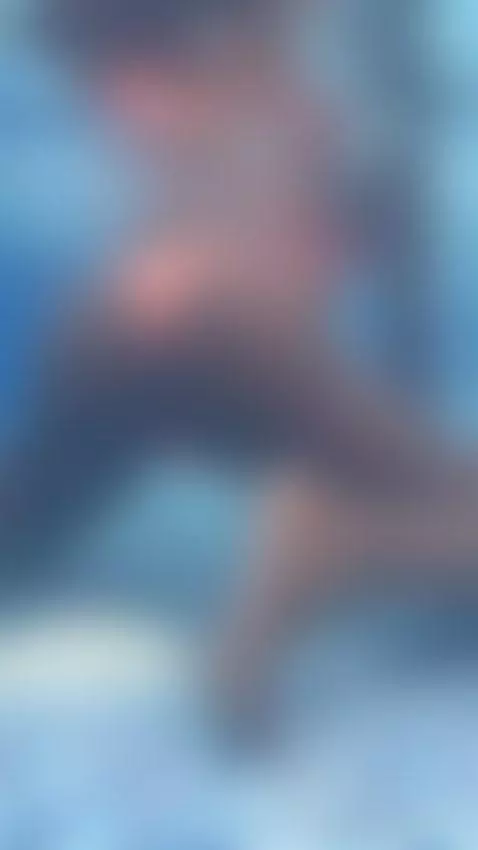 Twerking in the pool party 💦👀 by nahomiicampbeell