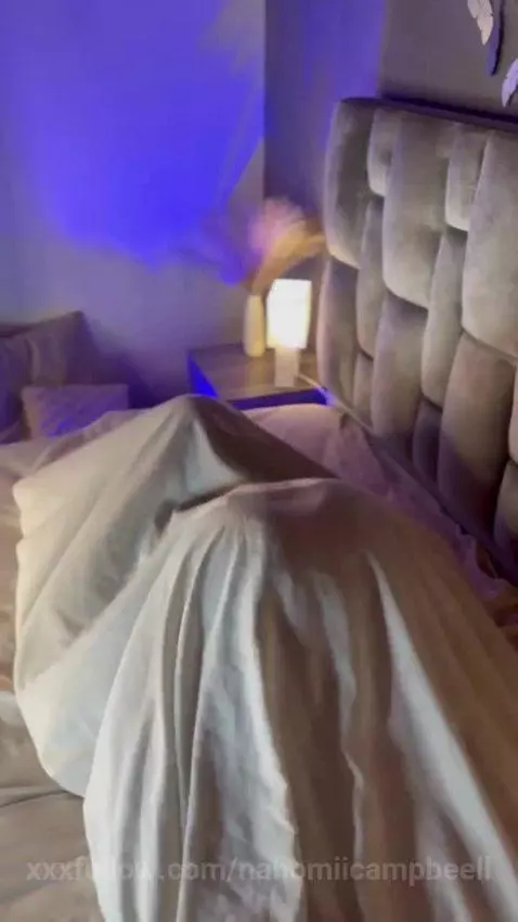 My bed is haunted 🔥 by nahomiicampbeell