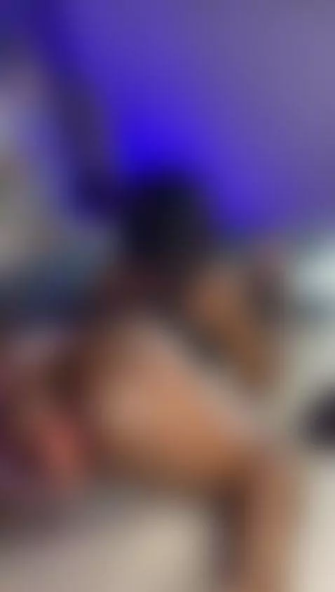 A little entertainment for my big ass 🔥 by nahomiicampbeell