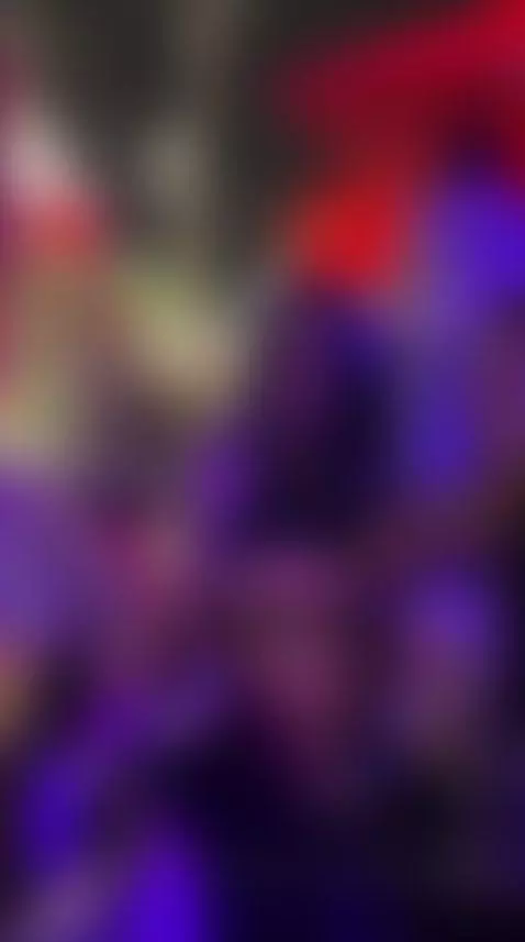 My tits in public enjoy themselves better. by nahomiicampbeell