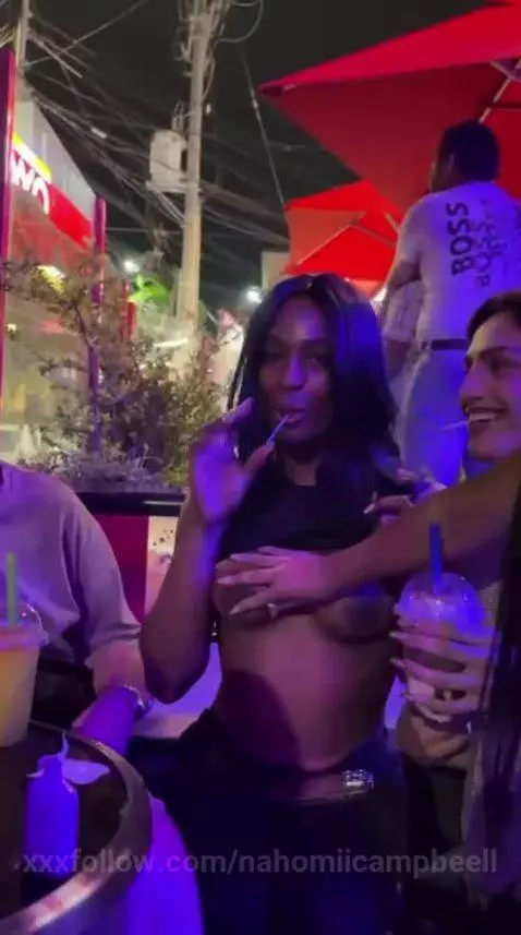 My tits in public enjoy themselves better. by nahomiicampbeell