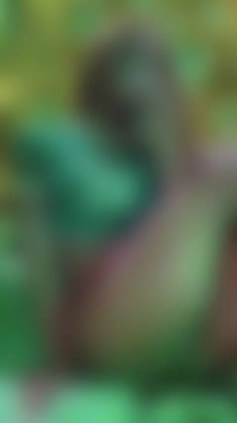 St. Patrick's Seduction 💚 Drinking this beer as if it were y... by nahomiicampbeell