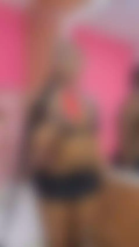 Come see this beautiful schoolgirl !! If you like, let me kn... by malu-horny69