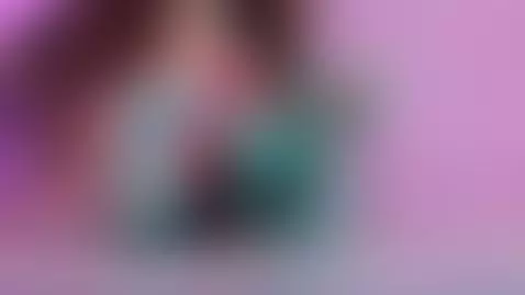 The nails are covered in oil!😍 by amelimeed