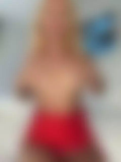 I'm moaning uncontrollably, click to watch why by clovergreen