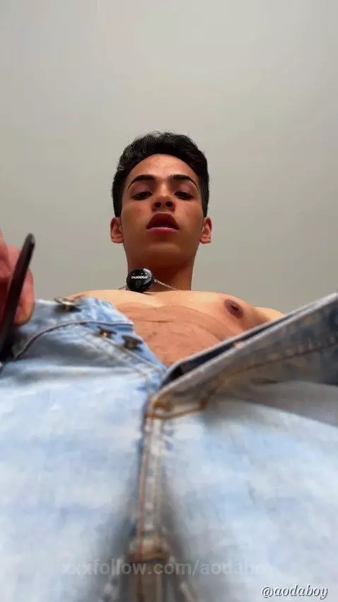 I spread your legs and fuck you by aodaboy