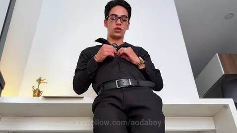 Male read and jerking off by aodaboy