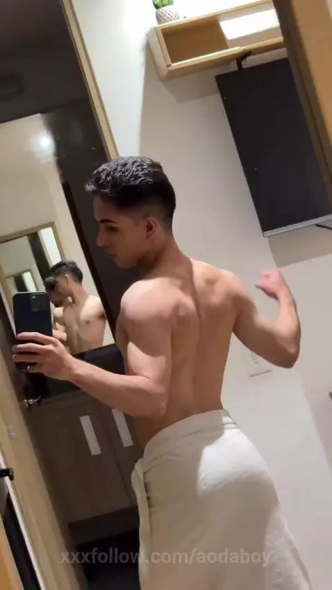 muecle back by aodaboy