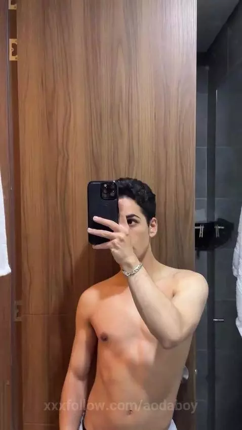 glmaour boy by aodaboy