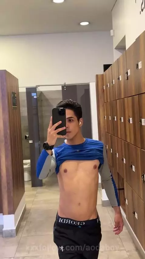 model at the gym by aodaboy