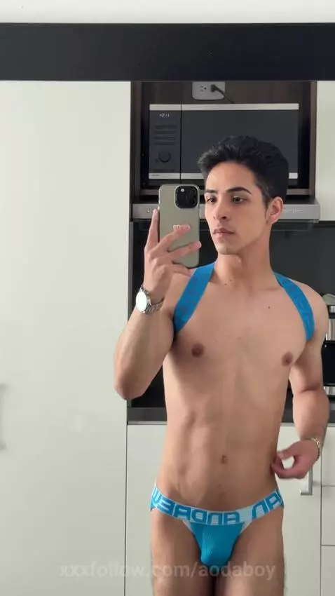 I am a model by aodaboy