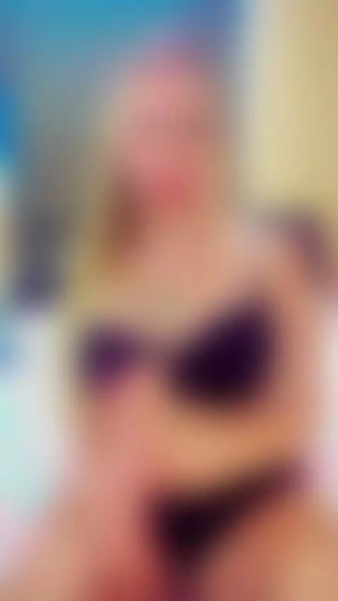 quiero sentirte asi durito papi 🥵 by blonde25