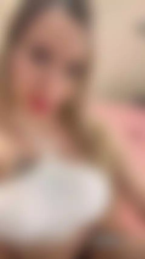 Me siento solita papi 🥵 by blonde25