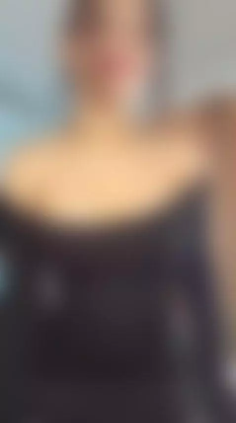 How am I today, darling? Come see me. by franchescagiraldo