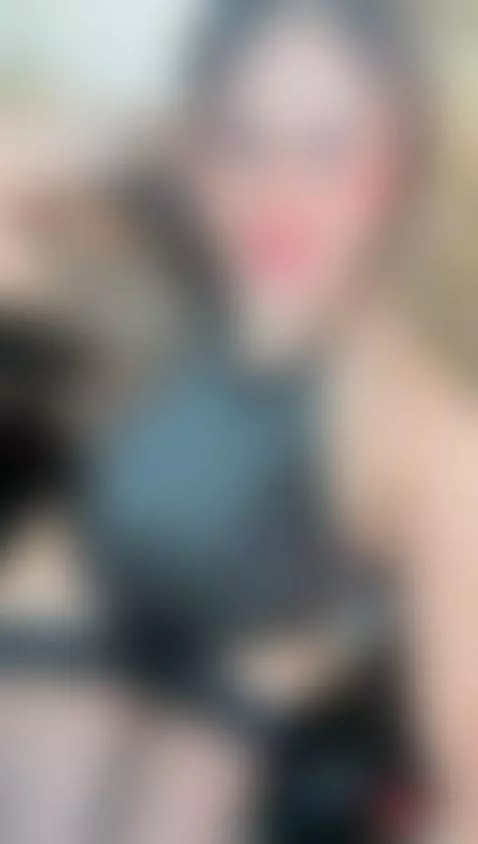 I'm too conscious of how good I look today... and that's dan... by naomyyrivera