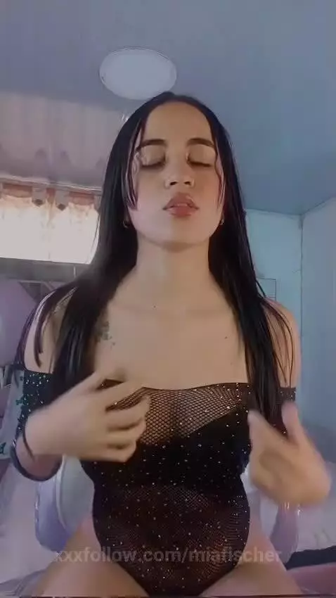 Hi guys, how are you? by miafischer