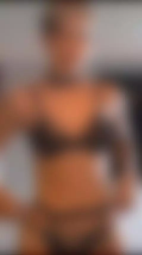 Te gustaria verlo completo?🤤 by tiba-duiza