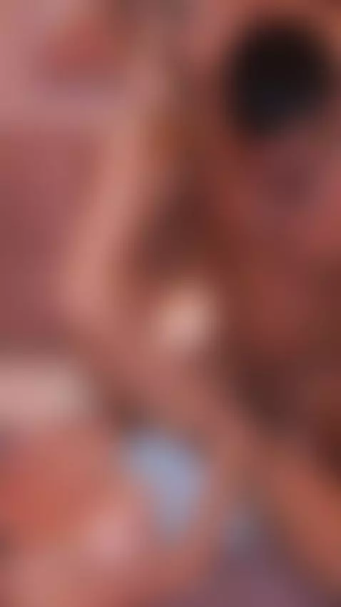 mientras me la follo ella se da dedito! 🍆💦 by tiba-duiza