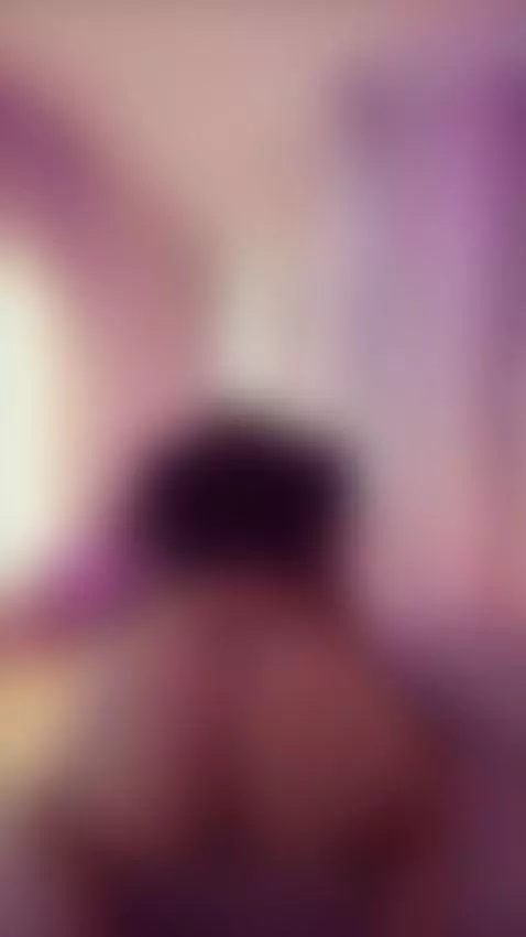 Hey you... If you... I have a surprise for you in my room (C... by kittyy-lovee