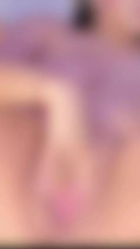 rubbing my clit💦🥵 by hillaryuckerman