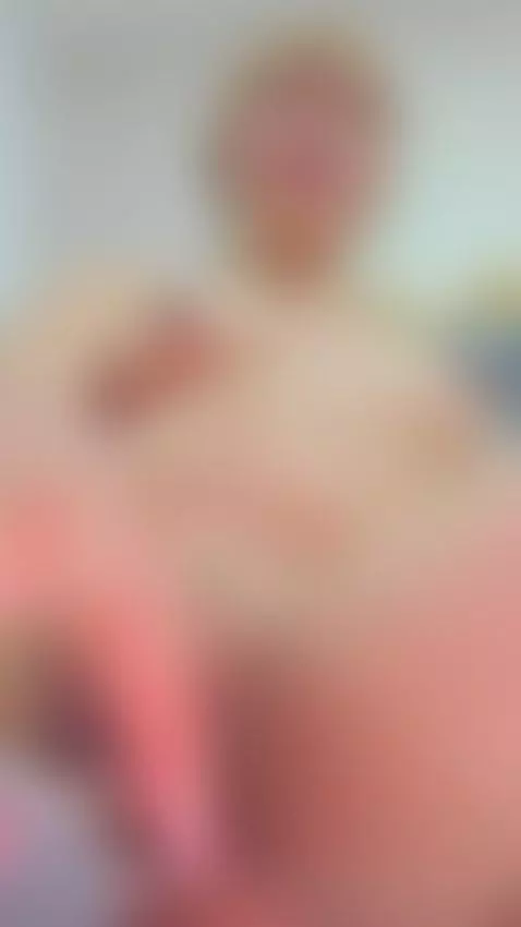 Try not to stare by julliettepretty