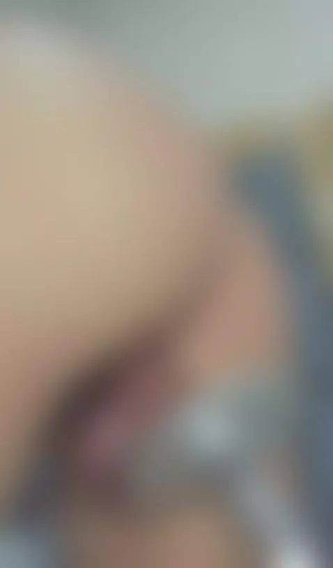 Playing with a large dildo in my vagina, I have to stop, it ... by julliettepretty