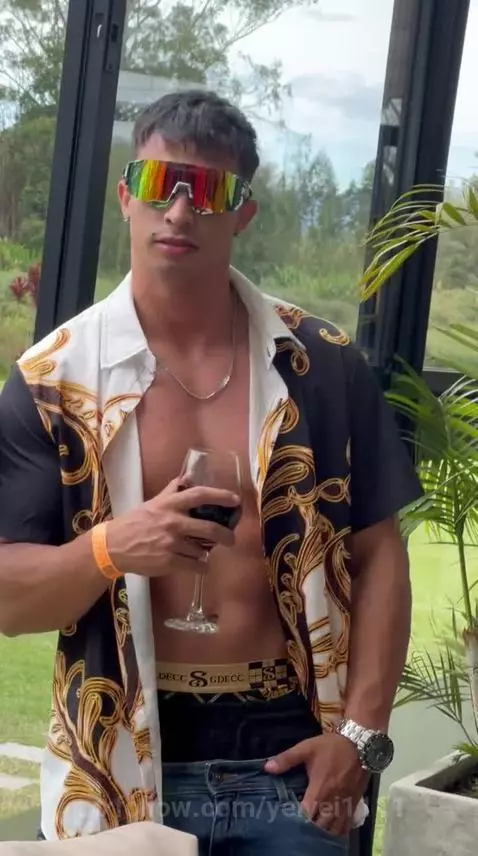 Who wants to have a drink with me? by yeiyei1111