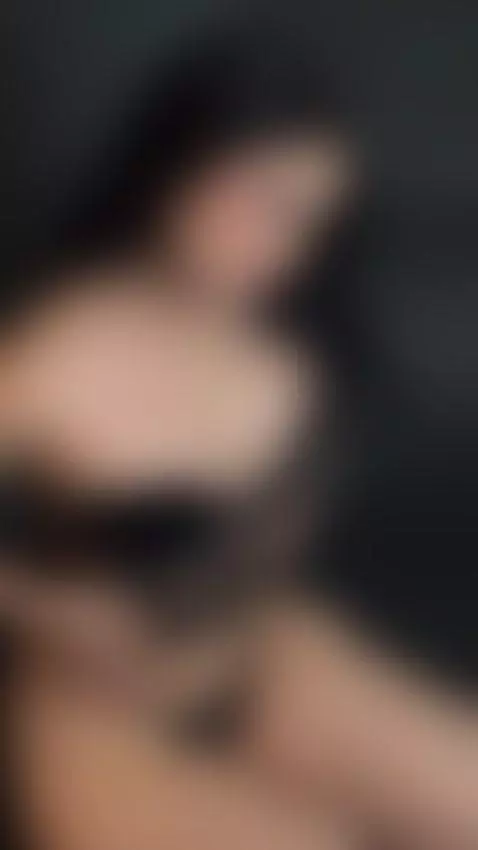 I’m your desire disguised as a message.🖤🔥 by emmawees