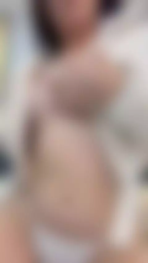 Ready for be yours by emmavixien