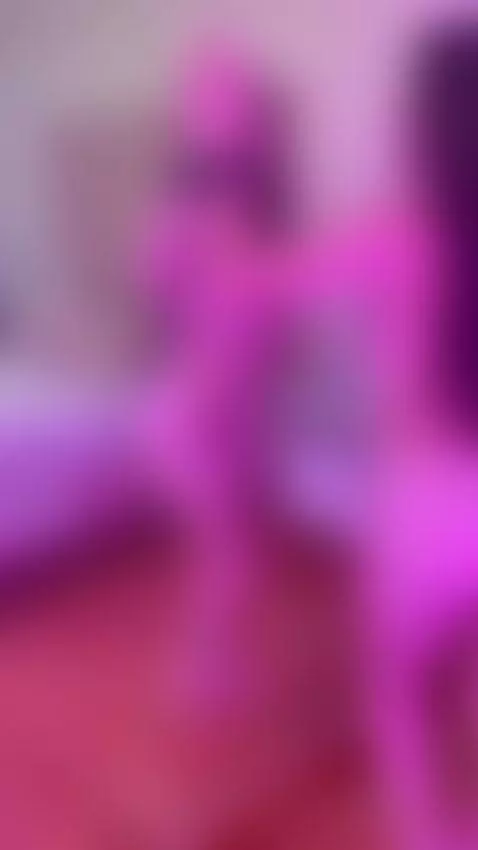 If you want to see more, come to my room by emmavixien