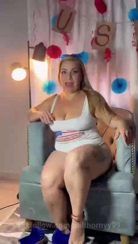 feliz lunes by milfhornyy99