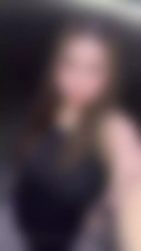 Do you think I'm pretty? by amairanirod