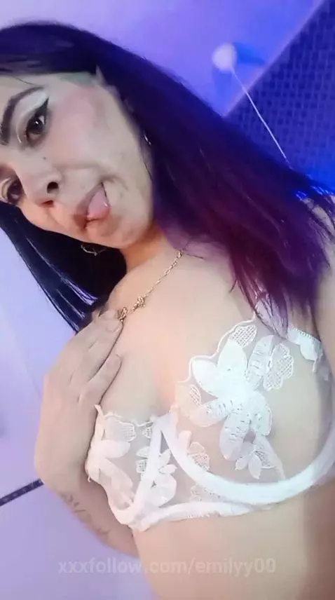 You like my white lengenire? 😍 come and join me by emilyy00