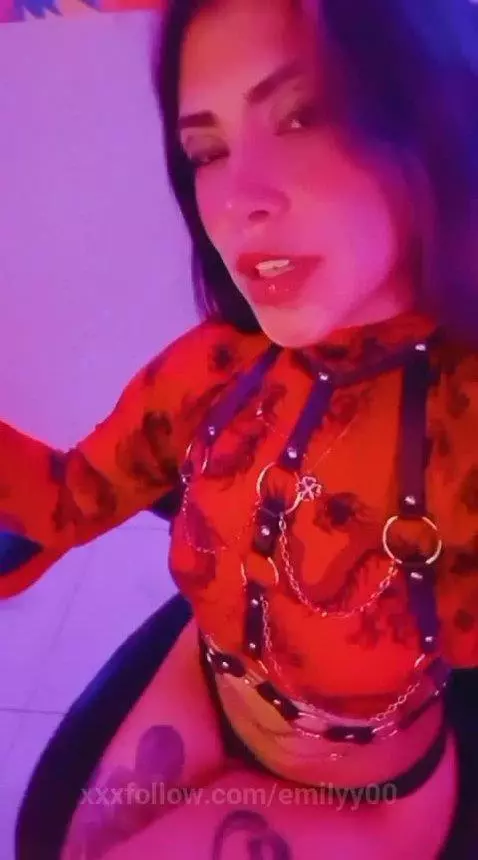 Hello come and join me , on my stripchat channel 💦🥰 by emilyy00