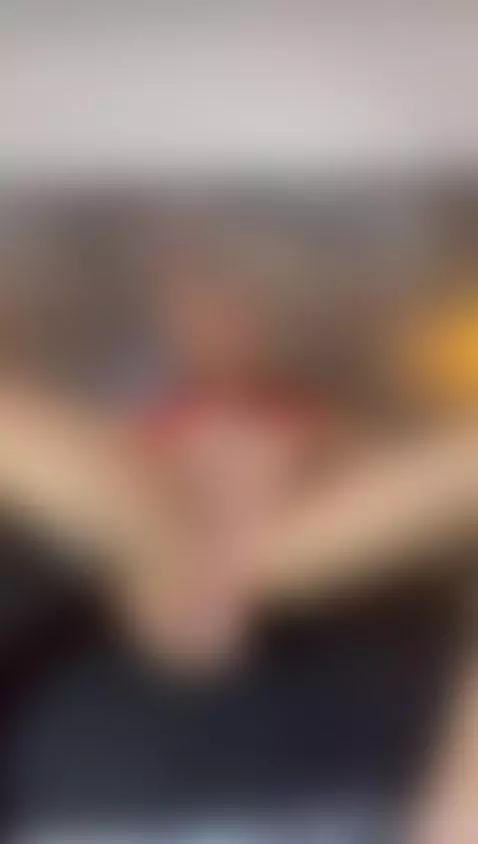 I play with a huge dildo in my ass by analia-smith