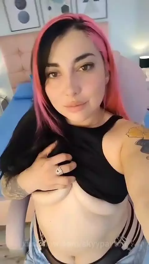 Your favorite milf  wanting a good big dick for her tight pu... by skyypayton