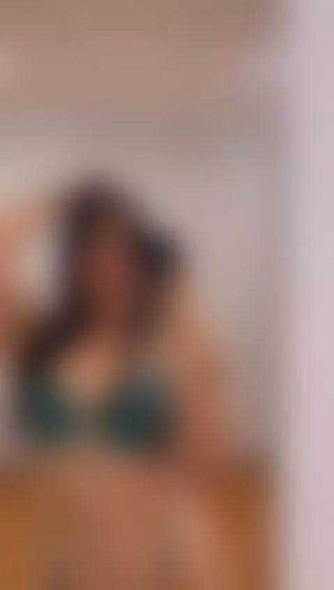 Let's start the week with a good fuck by arianablacke