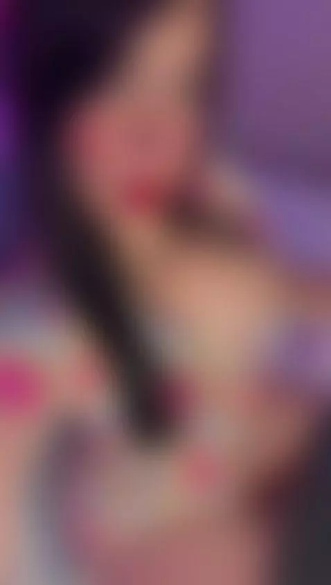 Hi honey!! Fuck me strong and let me drip all my juices by arianablacke