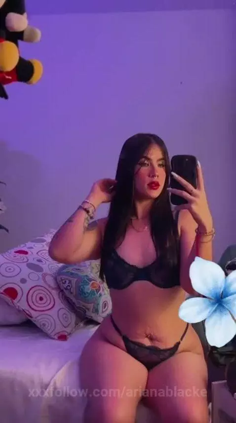 Kisses by arianablacke