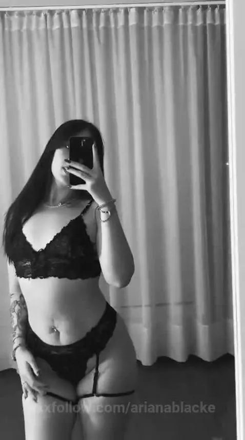 a sexy dance for you by arianablacke